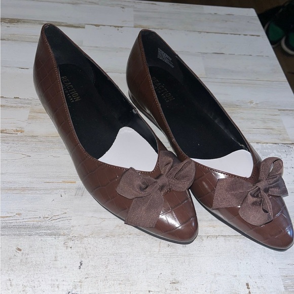 Kenneth Cole Reaction Lily
Bow Flats - Picture 4 of 6